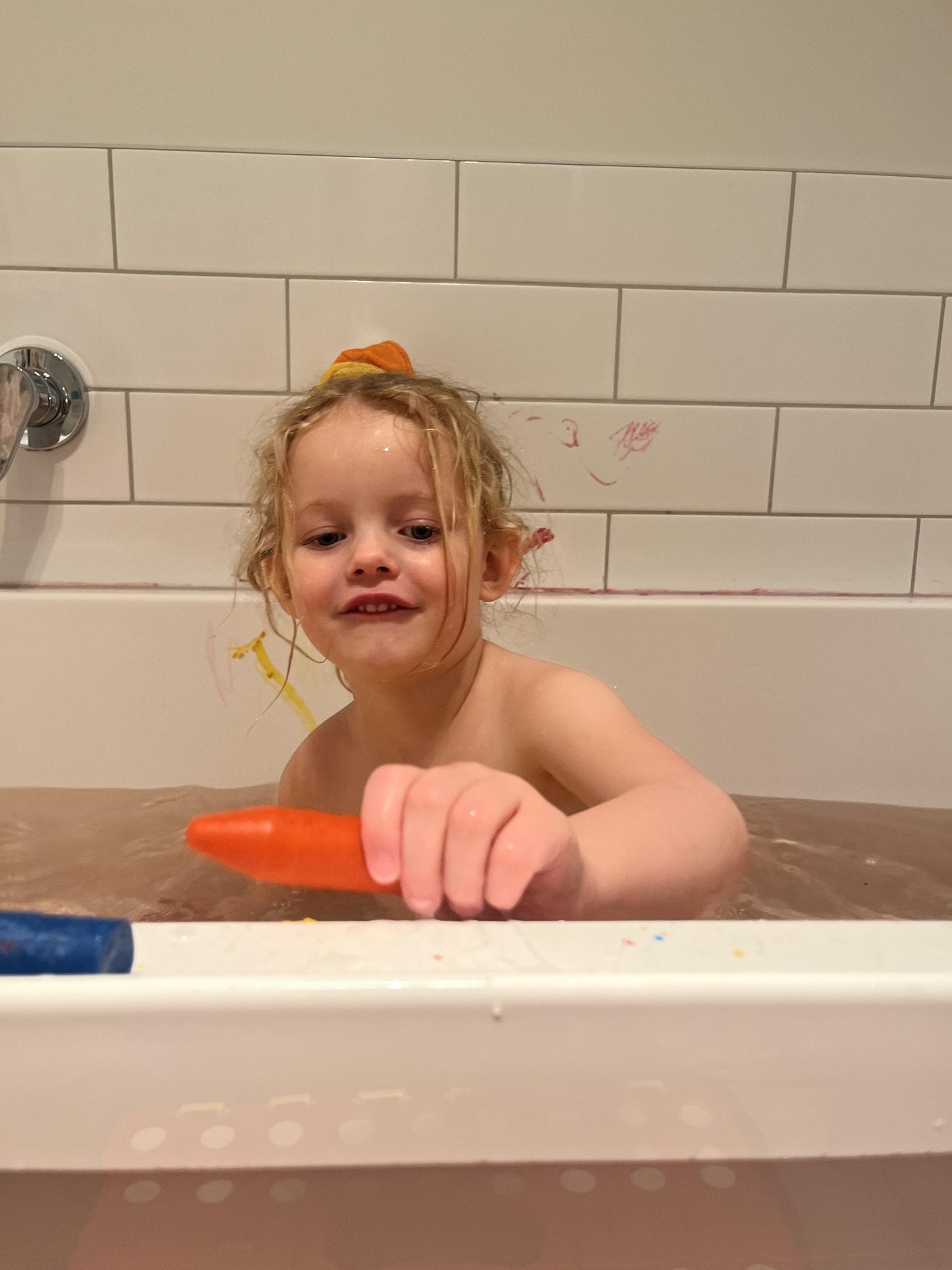 Bath Crayons Secondary image